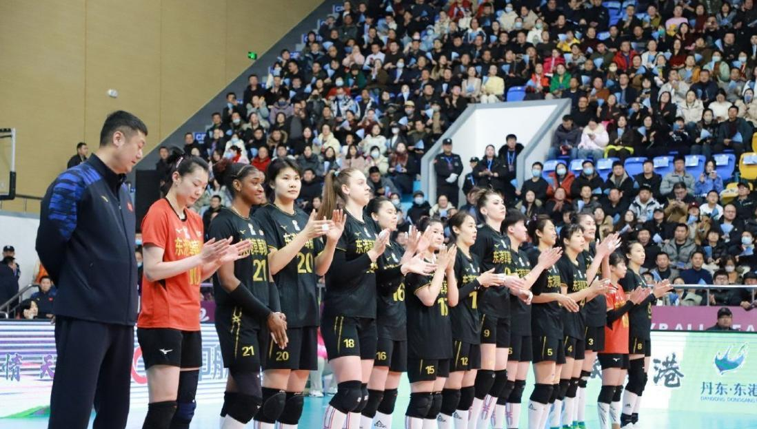 包含冰岛国脚力挽狂澜，全力冲击半决赛的词条